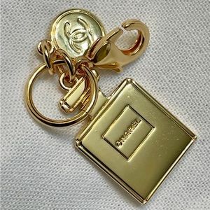 Chanel 2023 gold charm